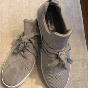 Steve Madden Lancer tennis shoe sz 9.5